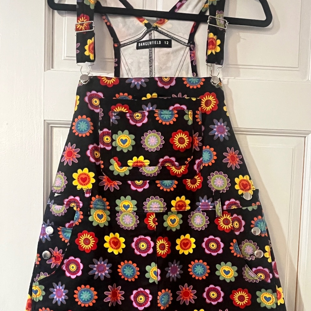 Flower print overall shorts